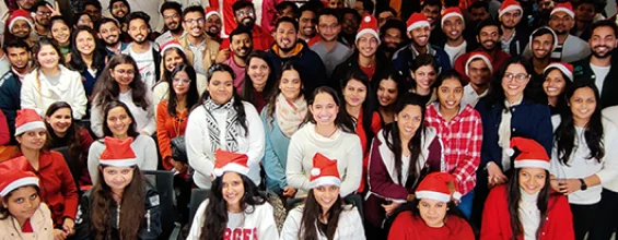 Blog-Girl-With-Laptop